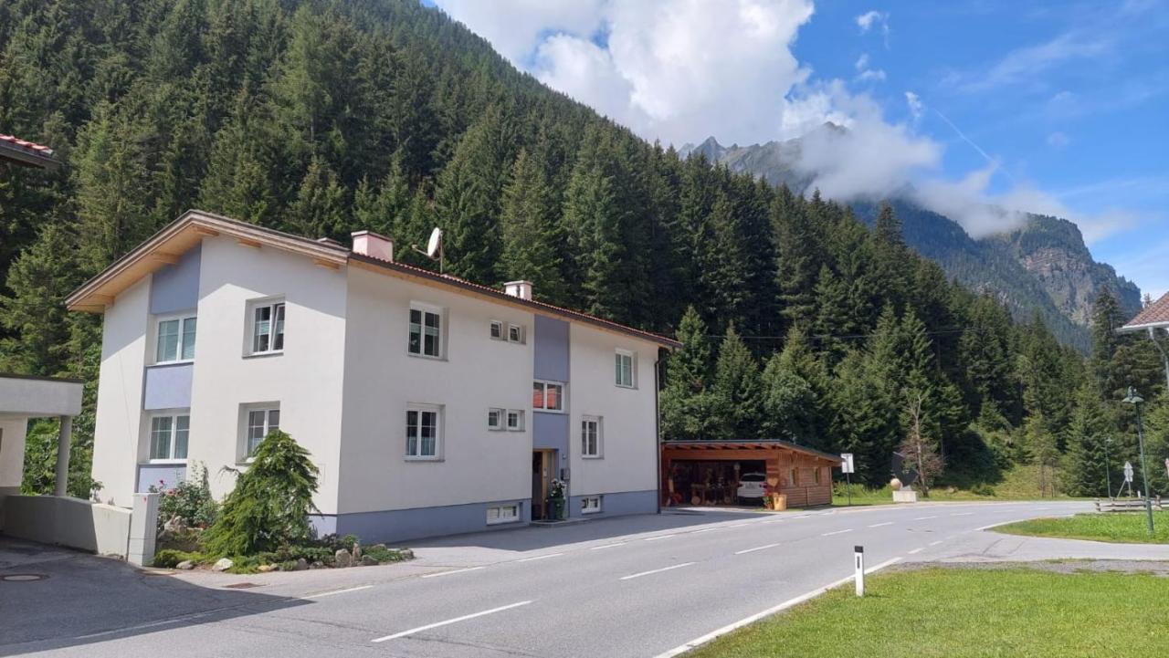 Beim Holzwurm Andy Sankt Leonhard im Pitztal Exterior foto